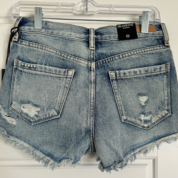BLANKNYC Women’s Hollyweird Frayed Hem Denim Shorts Distressed Blue Size 25 - Picture 2 of 12